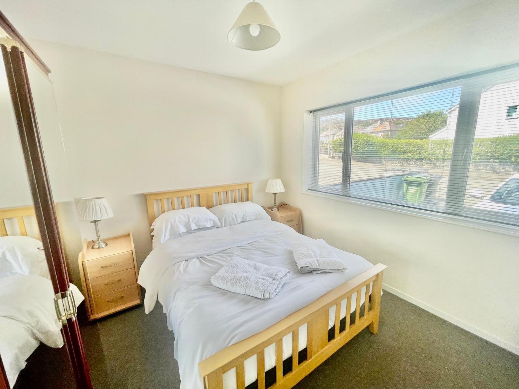 Cae Glas Apartments Holyhead Exterior foto